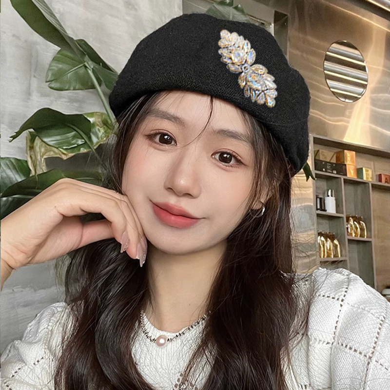 2025新款秋冬季洋气水钻前进帽女气质显脸小棉纱针织贝雷帽鸭舌帽