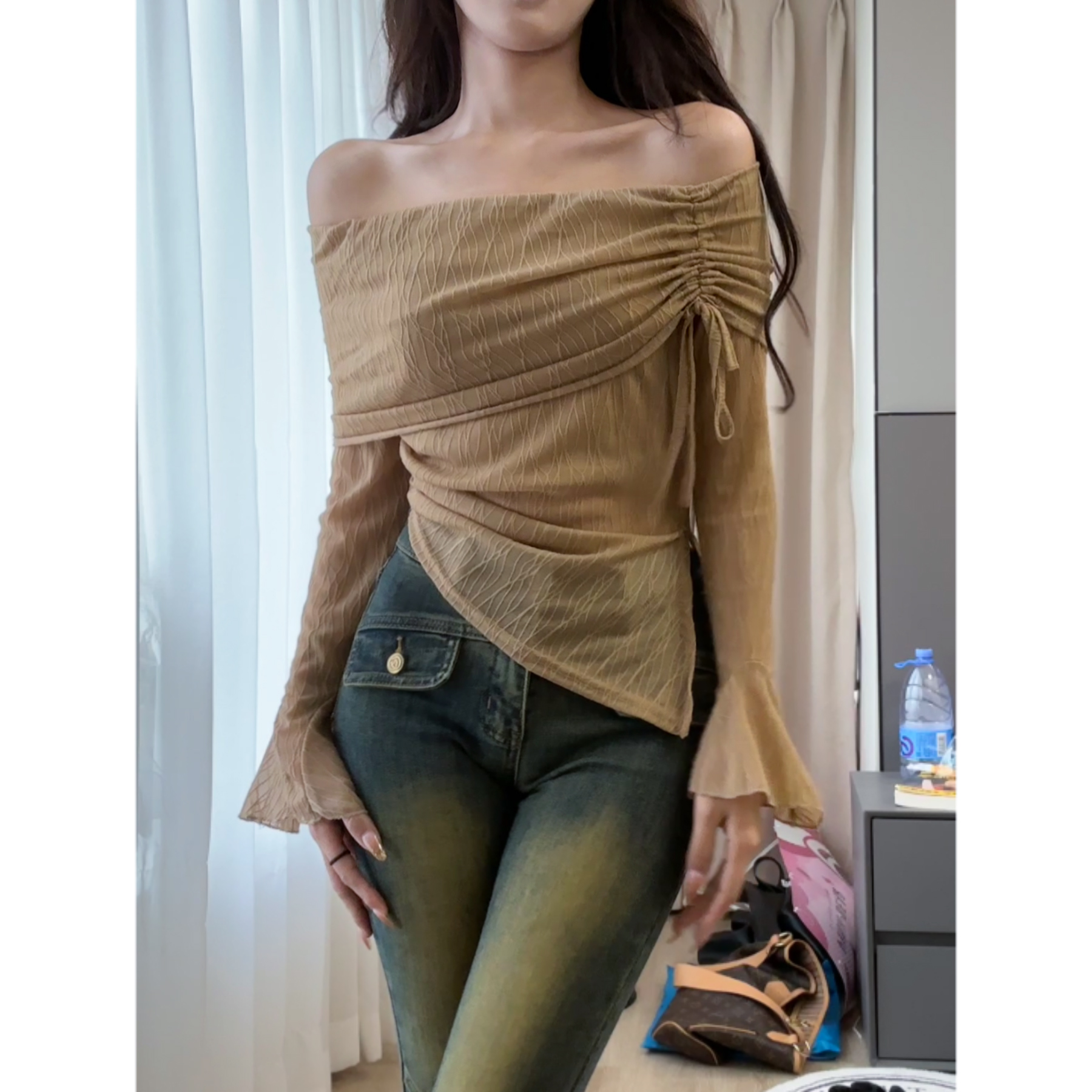 法式一字肩露锁骨t恤女高级感不规则修身小众长袖打底上衣