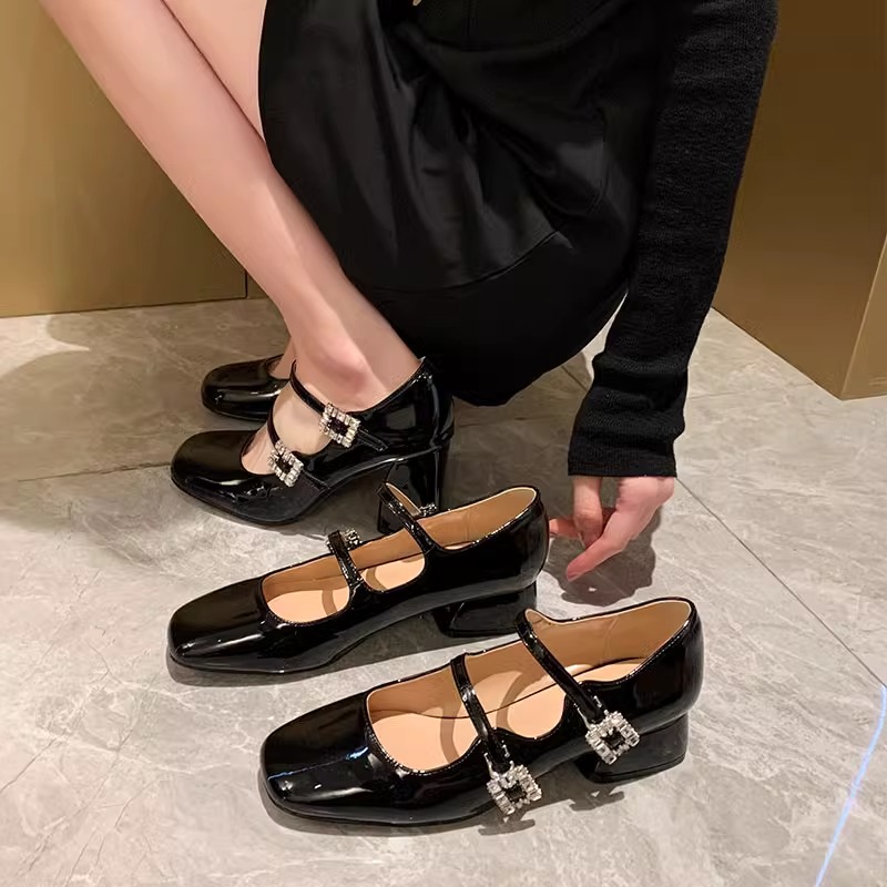 玛丽珍鞋黑色漆皮水钻方扣女鞋百搭法式粗跟一字扣复古中古高跟鞋
