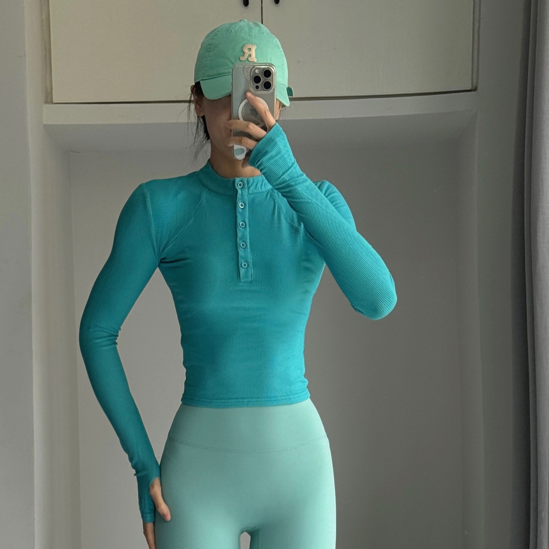 新款立领套指运动紧身修身短款休闲网红高领长袖T恤秋冬健身服