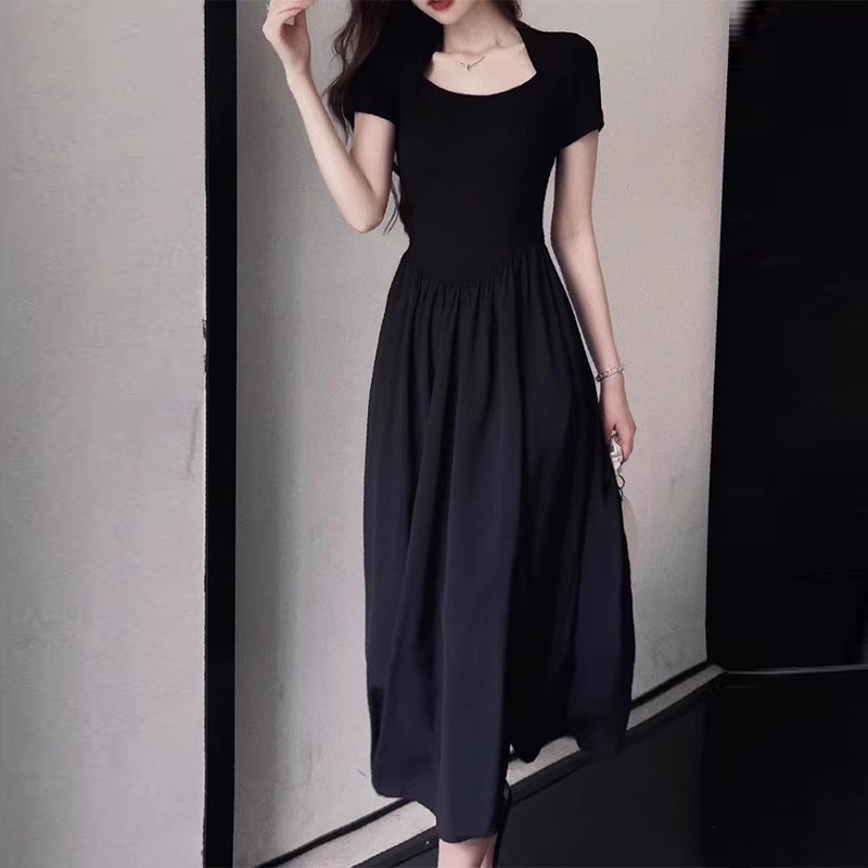 气质黑色方领连衣裙女2024夏季小黑裙修身收腰长裙子套装高级感