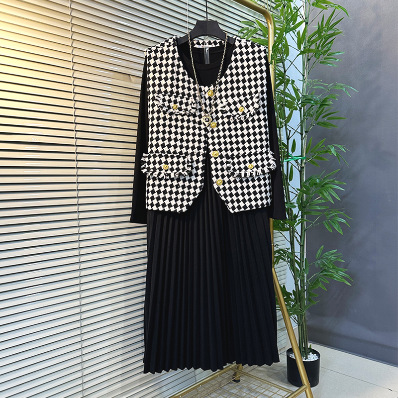 2025秋季新款小香风大码MM秋冬马甲百褶显瘦连衣裙藏肉减龄两件套