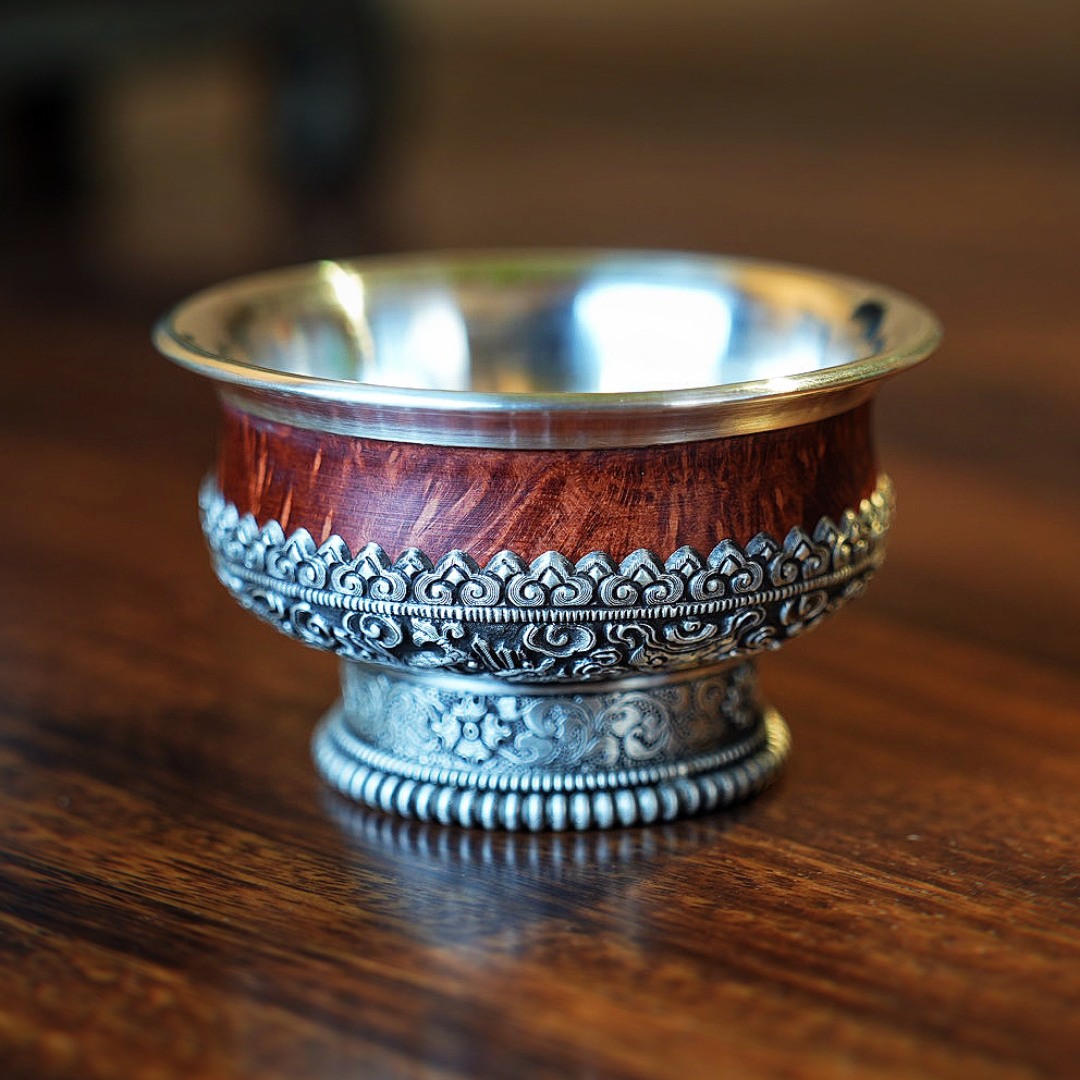 足银木质银制品 藏式银碗 新款八宝小碗 9公分银制品錾刻纯手工