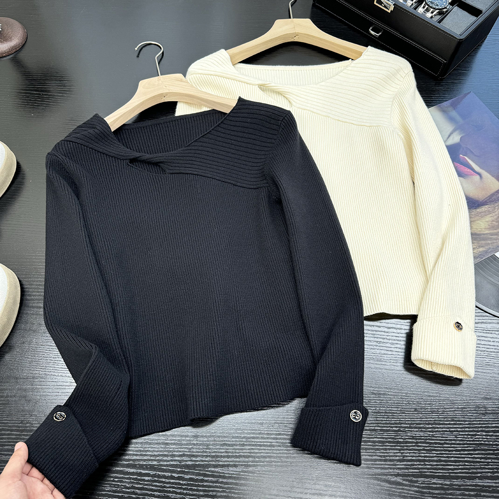 秋冬新款设计感镂空领修身打底针织衫毛衣上衣女12495