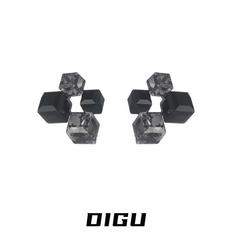 嘀咕家 铜合金亚克力耳饰 立体方块耳环女气质高级感黑色水晶耳钉