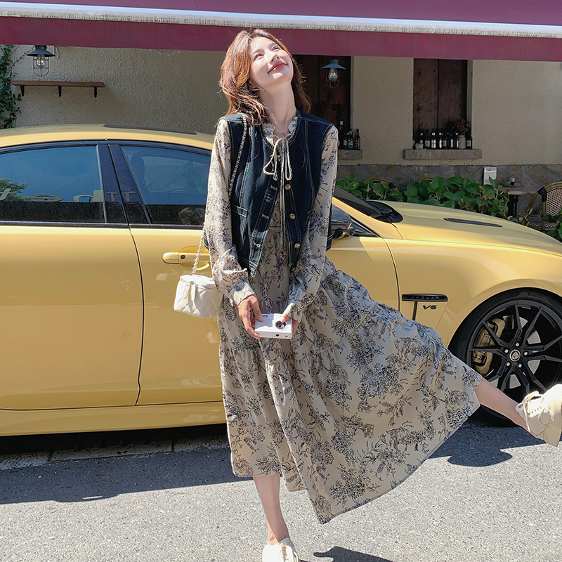 法式复古牛仔马甲连衣裙套装2024春秋新款气质设计感碎花裙两件套