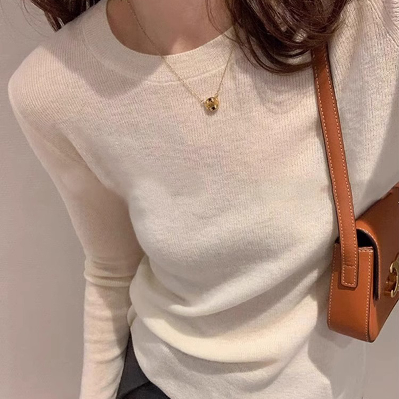 2025秋冬新品白色圆领针织毛衣女内搭打底衫长袖修身显瘦百搭上衣