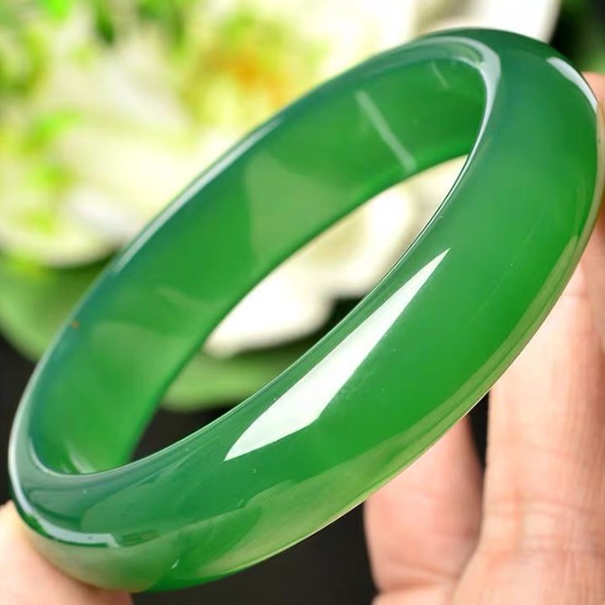 纯天然正品马料冰透绿玉髓绿色手镯女款玛瑙玉石玉镯子复古美人镯