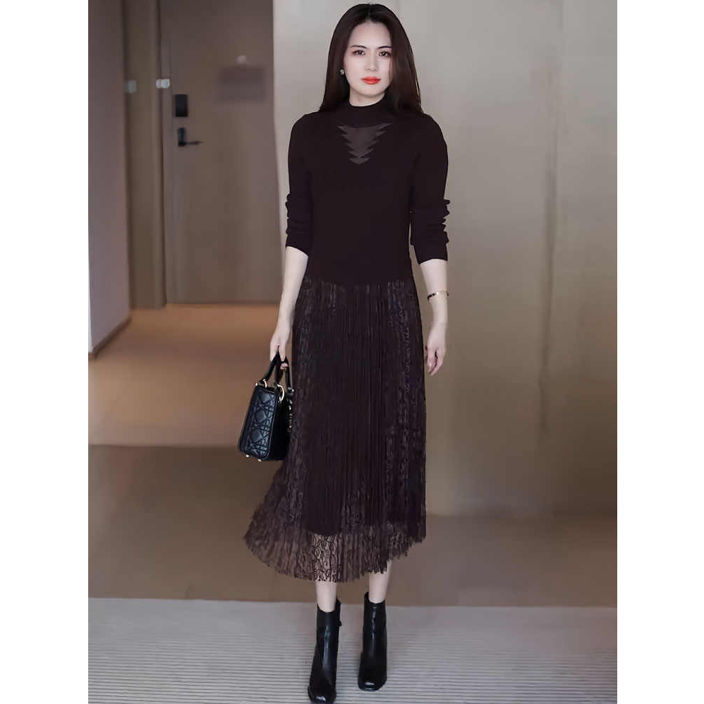 时尚针织连衣裙女2024秋冬新款洋气显瘦蕾丝拼接中长款打底裙子潮