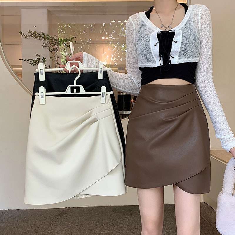 2025秋季新款皮裙短裙韩版时尚显瘦高腰百搭不规则褶皱A字半身裙