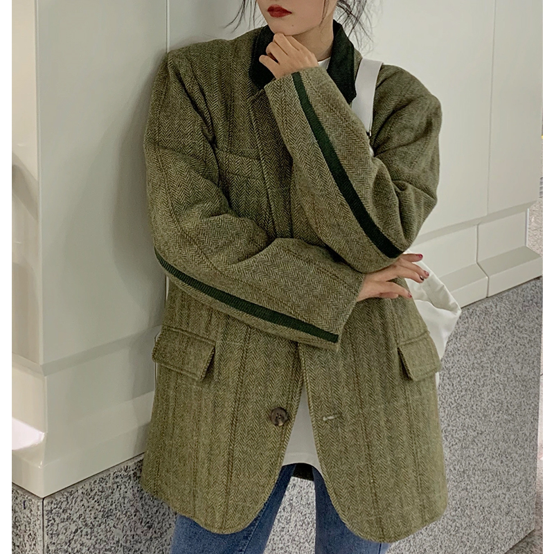 2024年秋冬季新款女装高级设计感小众休闲绿色西装毛呢外套小个子