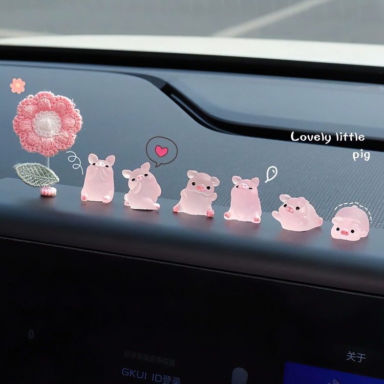 创意可爱夜光小猪汽车中控台装饰摆件女生车内装饰摆件车内装饰品