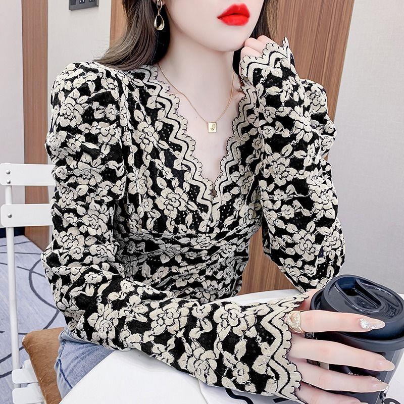 韩国chic秋冬季复古V领蕾丝打底衫女设计感气质紧身百搭长袖上衣