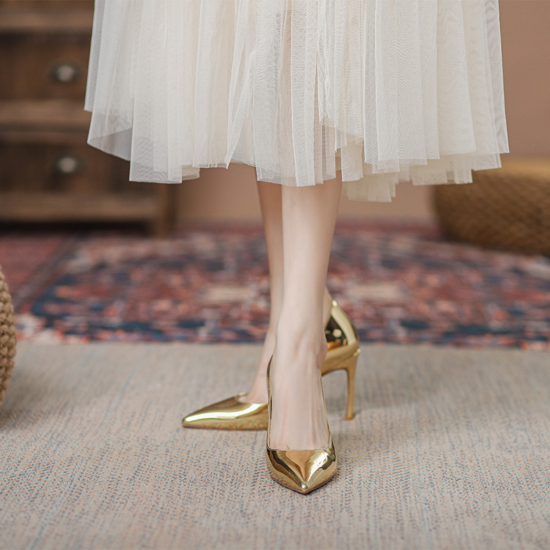 飞燕女鞋2022秋冬新款浅口单鞋漆皮细跟气质一脚蹬金色高跟鞋尖头