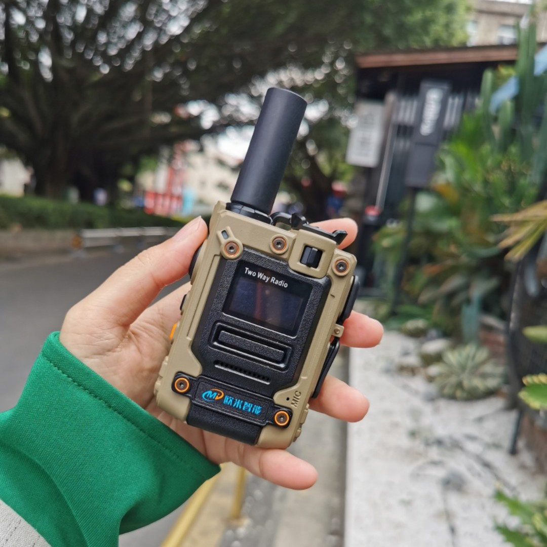 M8星空对讲机5000公里对讲机铝合金机身防震抗摔带手电筒功能