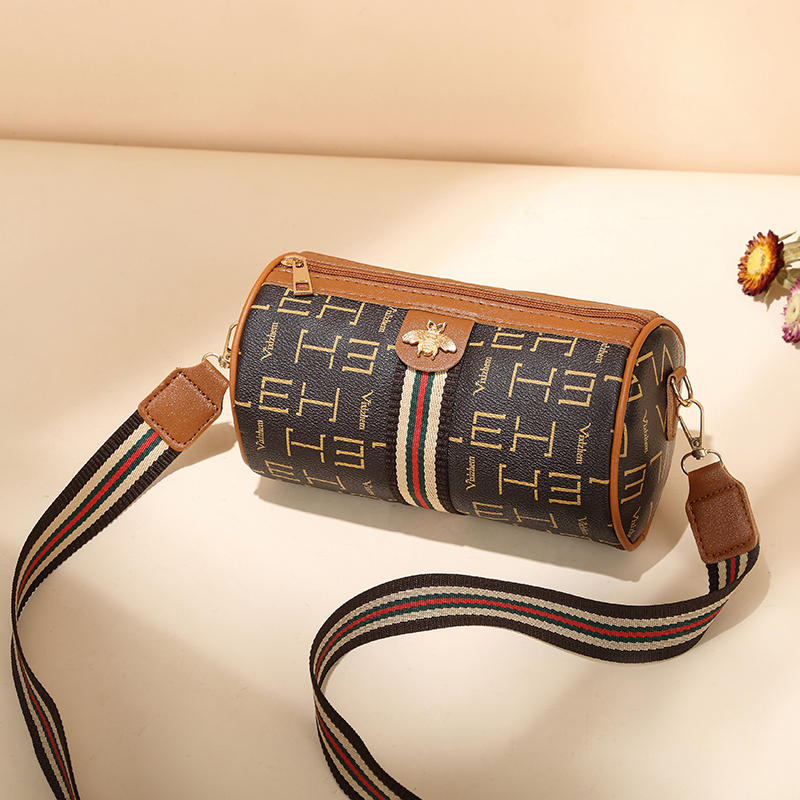 【粉丝专享】2024新款枕头包包圆筒包女斜挎包尺寸20cm*11cm-