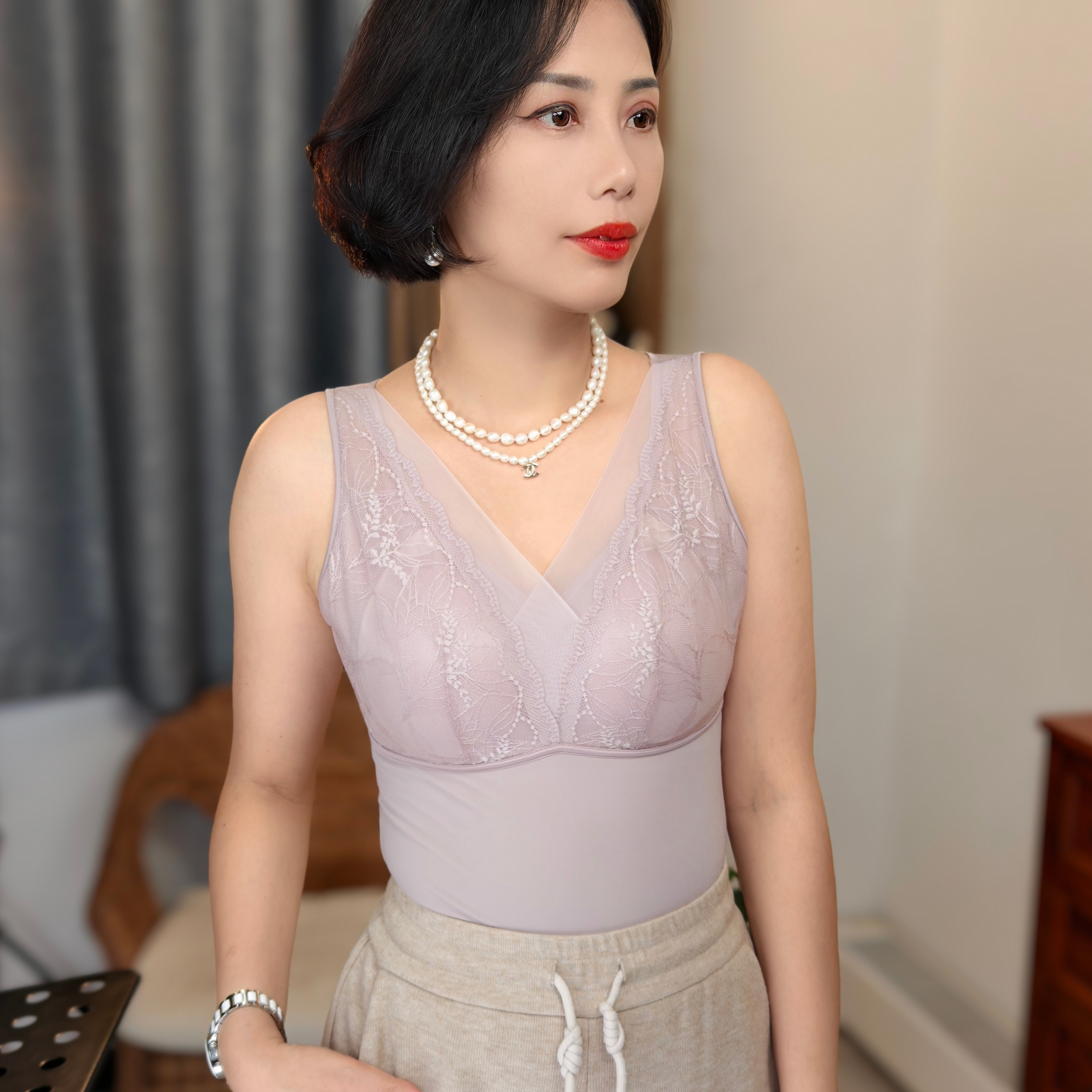 丽仪秋冬塑身背心蚕丝乳胶杯一体罩杯女士内衣无痕收腹打底衣背心