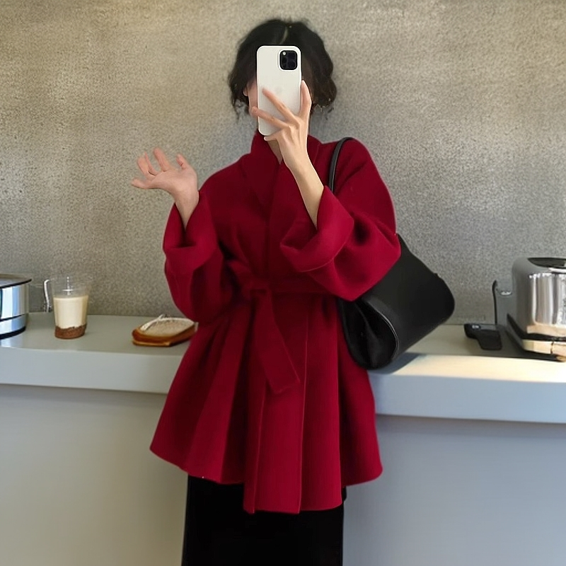 小香风新年红色毛呢外套女韩系复古呢子短款斗篷冬圣诞大衣小个子