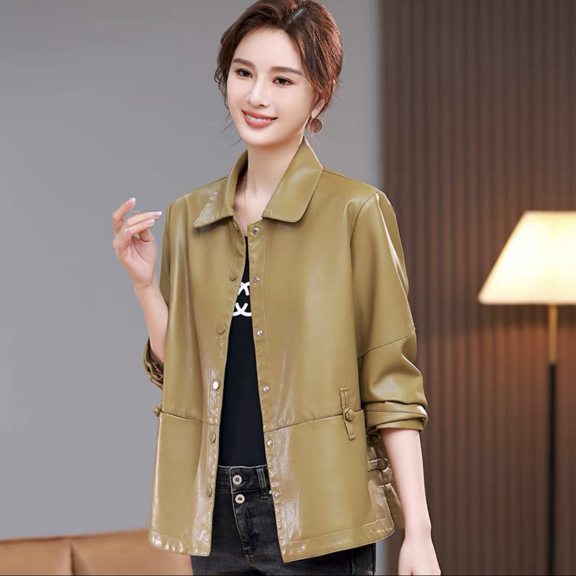 海宁皮衣女短款外套宽松时尚洋气皮夹克韩版2024新中年妈妈秋冬款