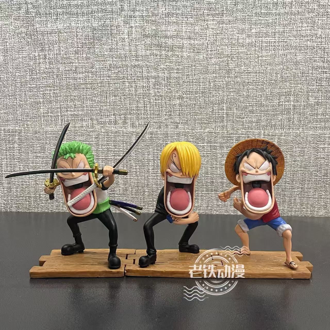 海贼王草帽军团索隆路飞山治饥饿三人组手办桌面摆件个性潮玩礼物
