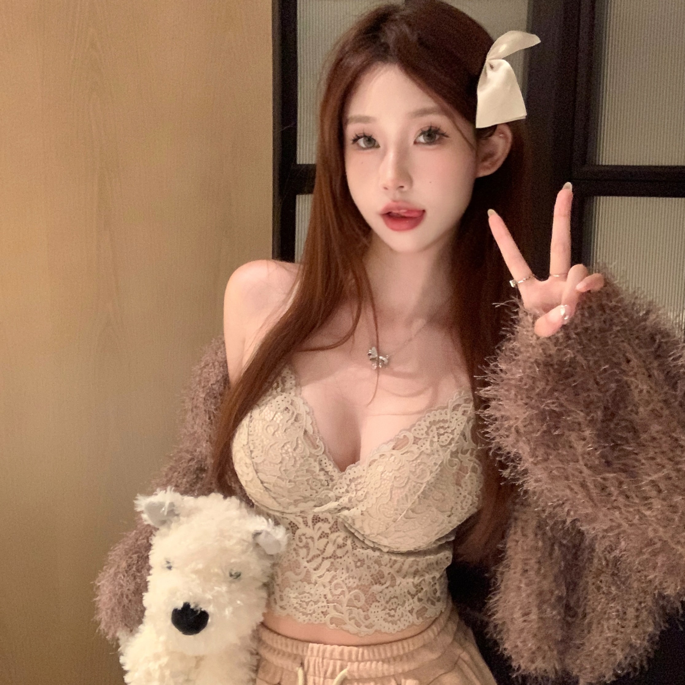 Moses Queen/魔西女王显胸性感文胸甜美吊带蕾丝短款带胸垫美吊带