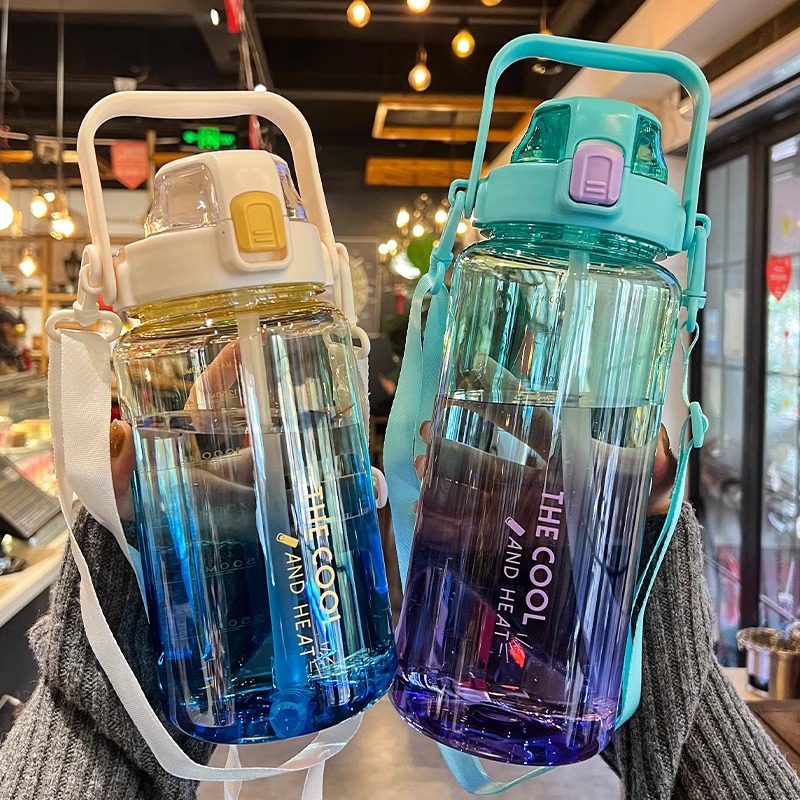 2000ml大容量水杯2025新款男女生简约吸管杯子耐高温户外运动水壶