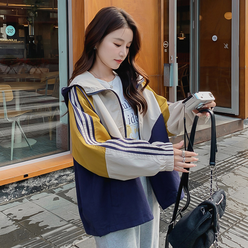 拼色连帽冲锋衣女高级感秋2025年新款韩风chic外套风衣工装夹克衫