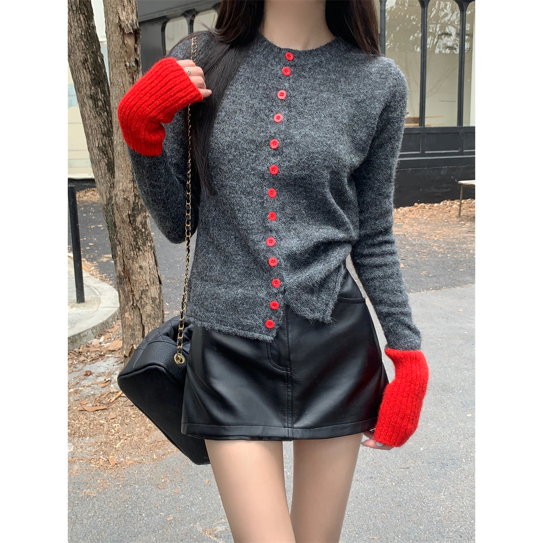 撞色圆领针织毛衣开衫女秋冬交错排扣设计修身短款上衣