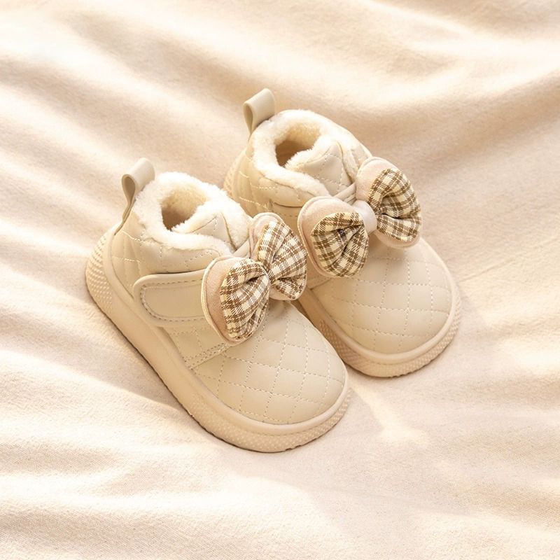 小黄鸭真皮女宝雪地棉鞋软底小童棉靴女童学步鞋加绒防滑短靴婴儿