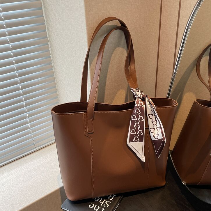 包包女托特包大容量秋冬百搭2025新款复古时尚质感单肩上课通勤包