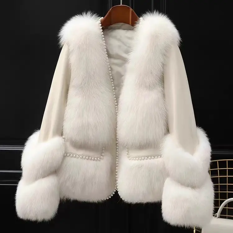 海宁皮草时尚年轻女性短款V领冬季外套
