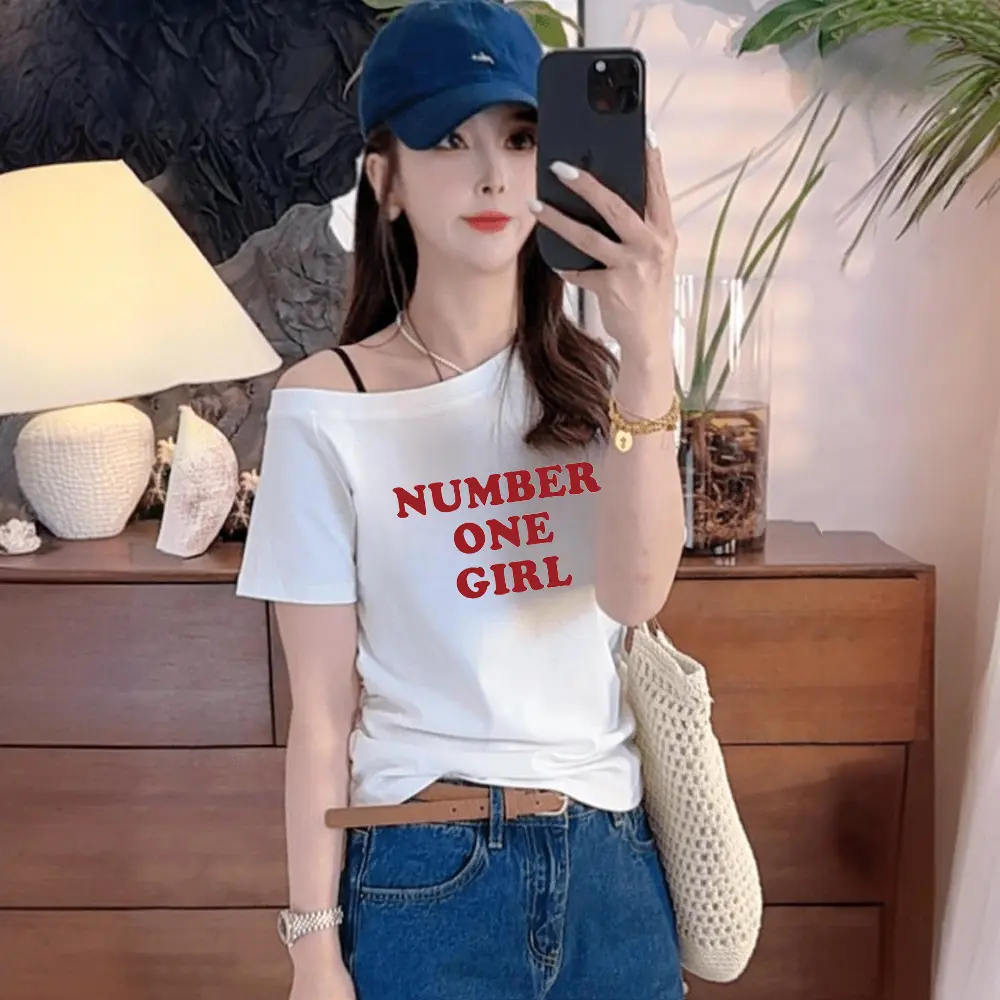 夏季一字肩上衣女2025新款爆款超火减龄修身显瘦斜领露肩短袖t恤