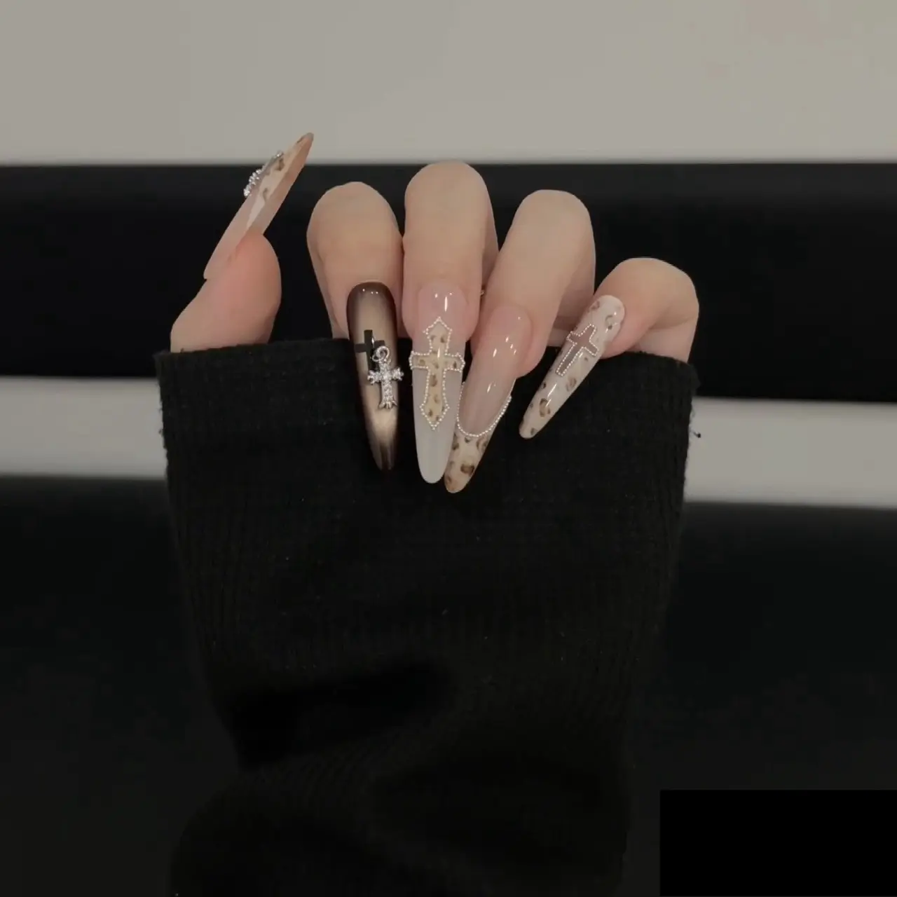 【豹纹克罗心·无钢珠】手工穿戴甲豹纹咖啡甜酷克罗心法式显白美甲
