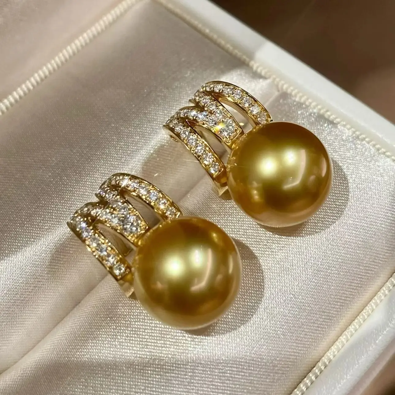 925银耳饰 【高端系列】M家同款南洋浓金色珠珠耳饰豪镶嵌满钻气质