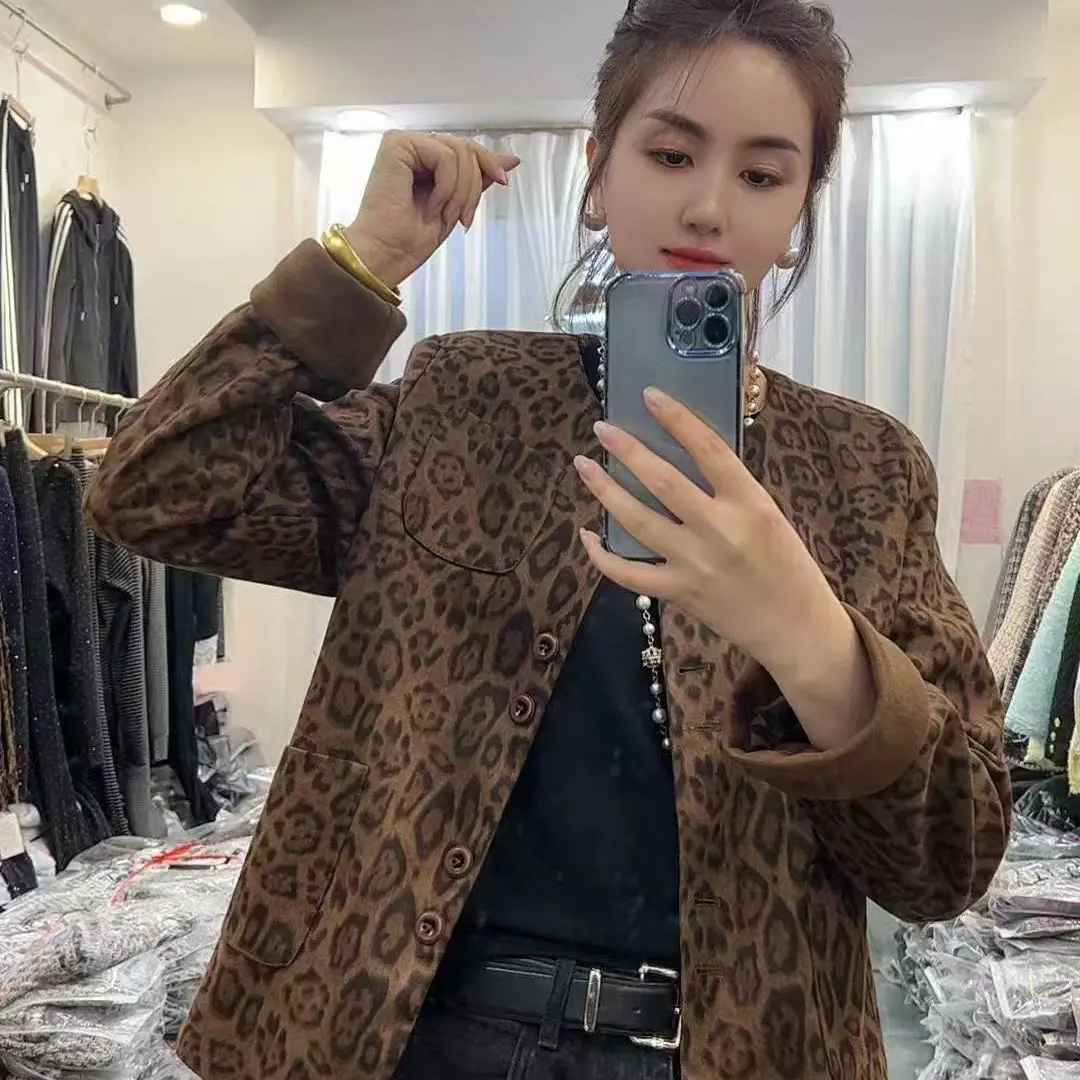 豹纹摇粒绒130-200斤短款冬季女直下摆圆领短外套
