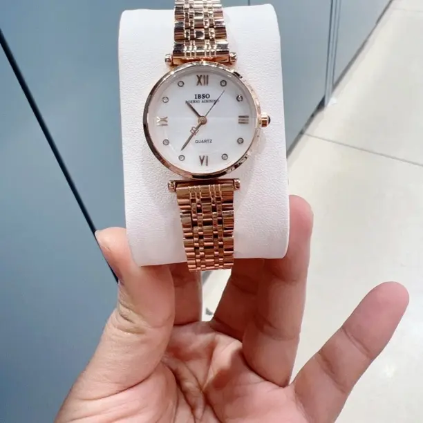 新款文艺小众女士镶钻防水石英手表ins风轻奢时尚职场百搭腕表