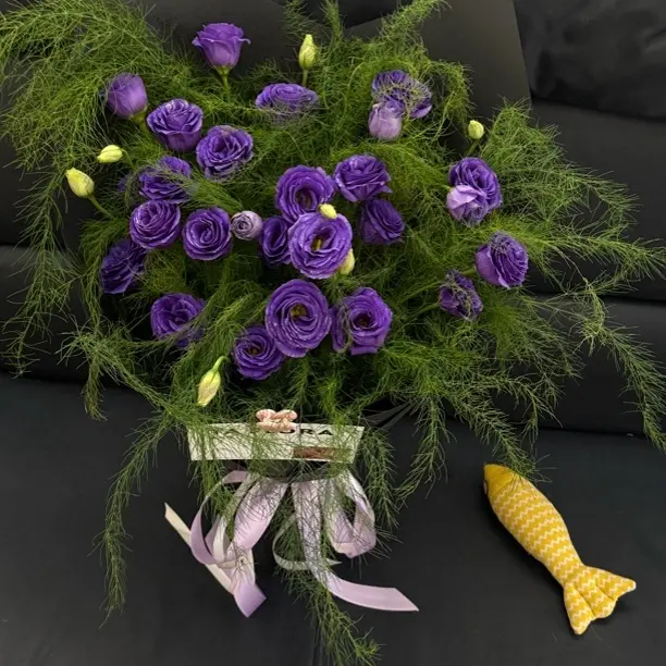 紫桔梗搭配芦荀草花束