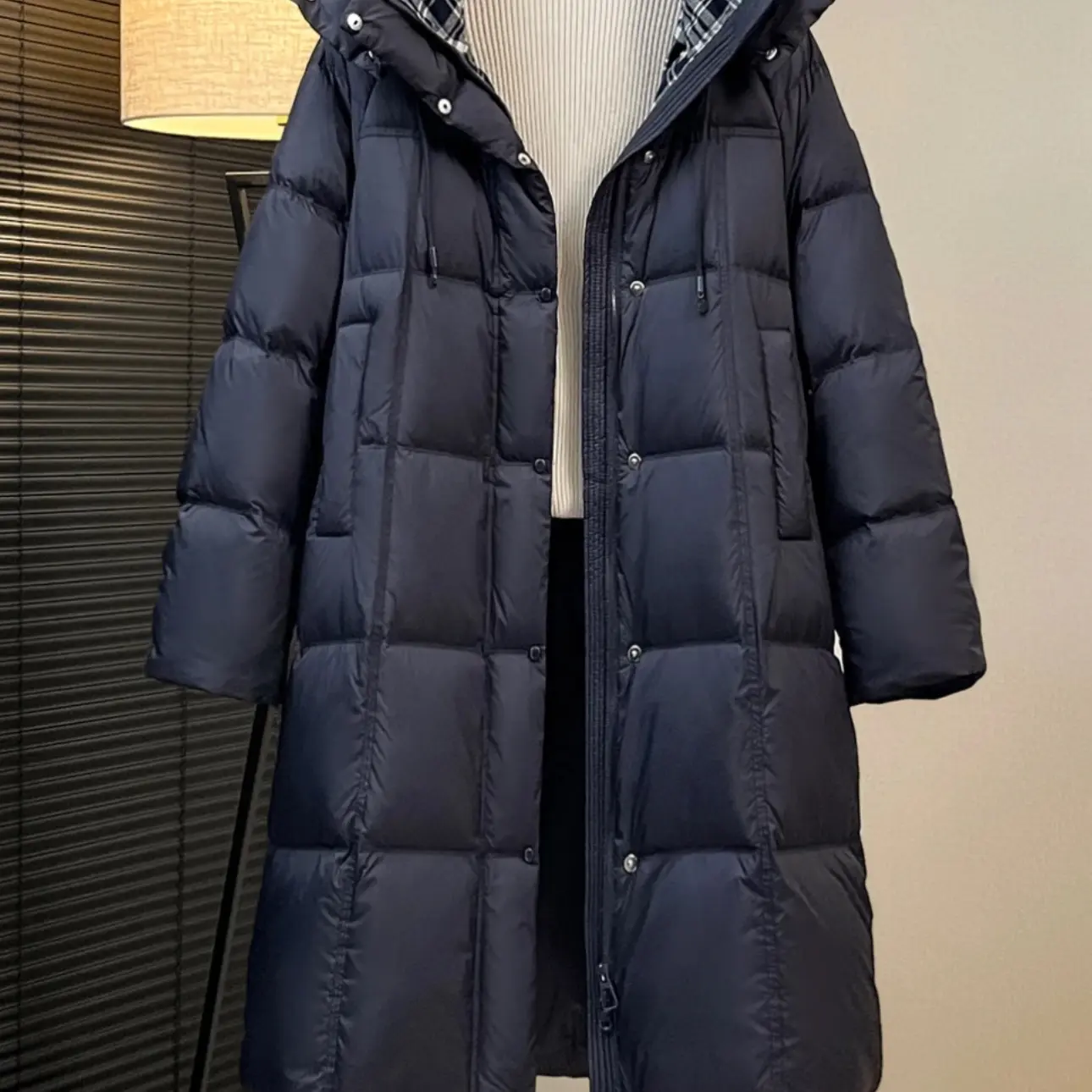 90白鸭绒长款过膝连帽加厚羽绒服女2025冬季新款宽松休闲保暖外套