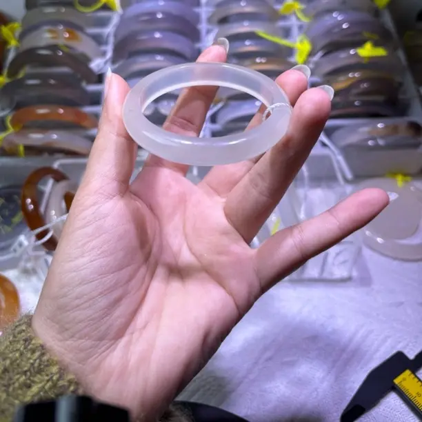 天然玛瑙手镯灰冰52.3圈口