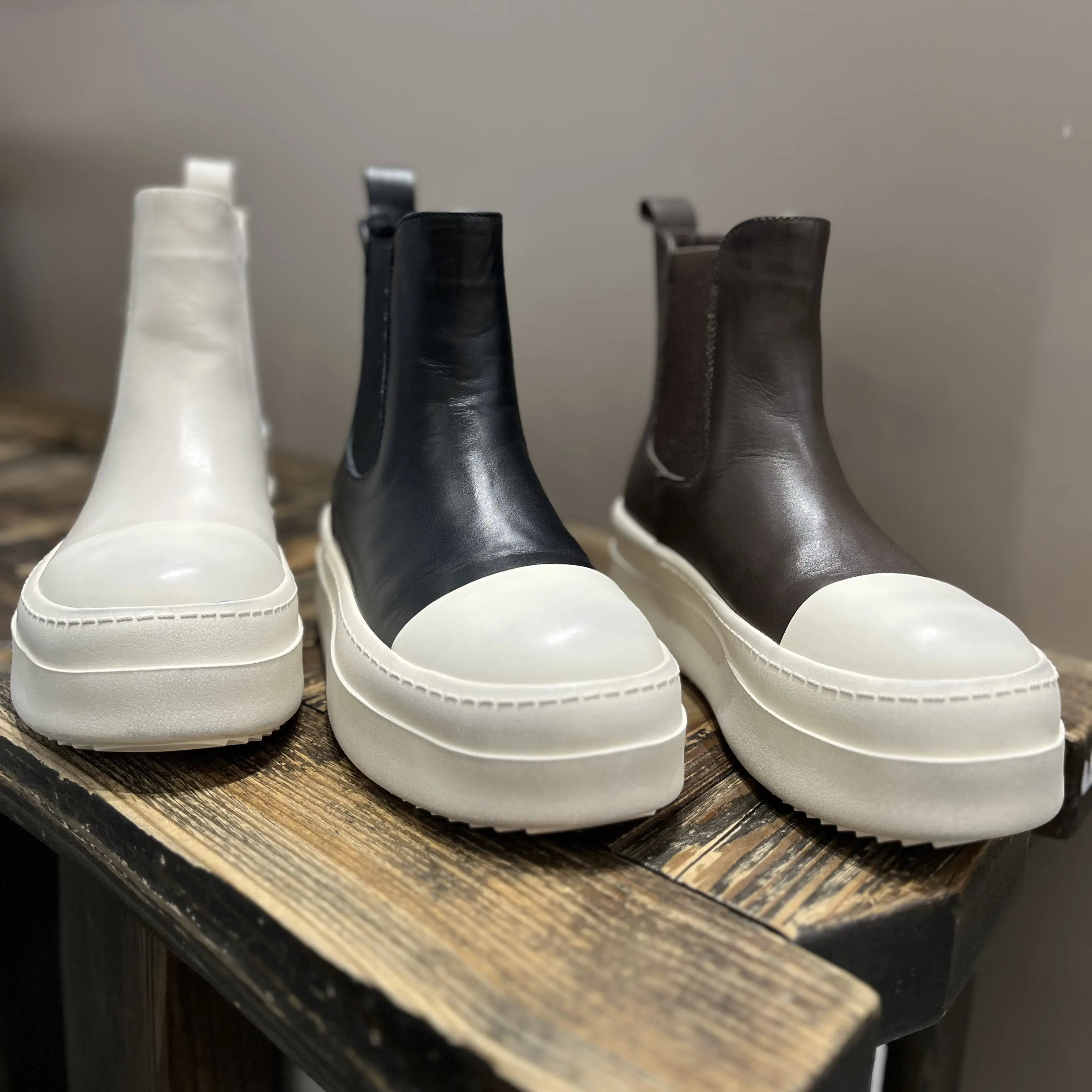 826-3圆头（水染擦色鞋头）常规款耐磨切尔西靴白色女靴时尚靴子