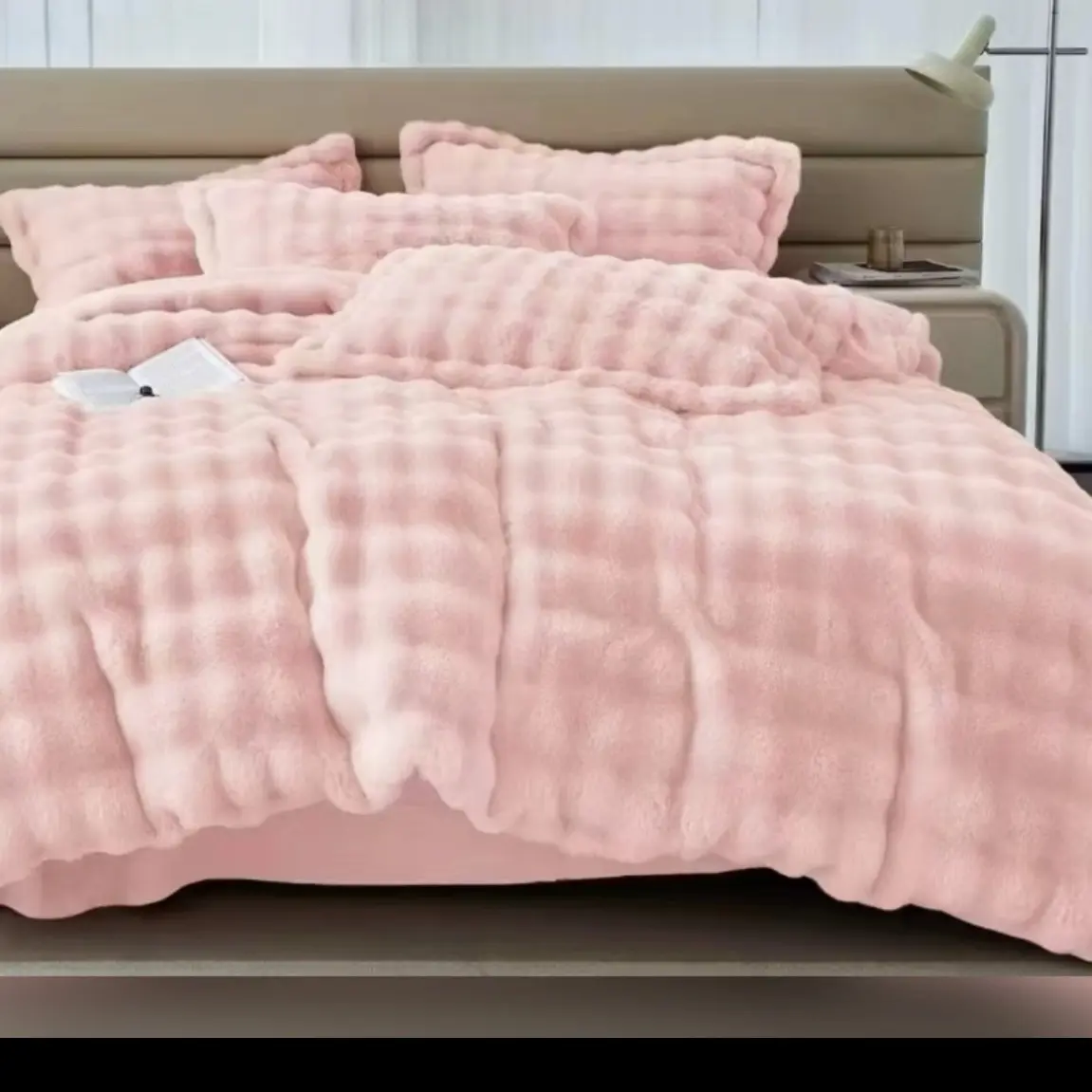 轻奢托卡斯兔兔牛奶绒四件套冬季加厚双面绒被套床单舒适保暖