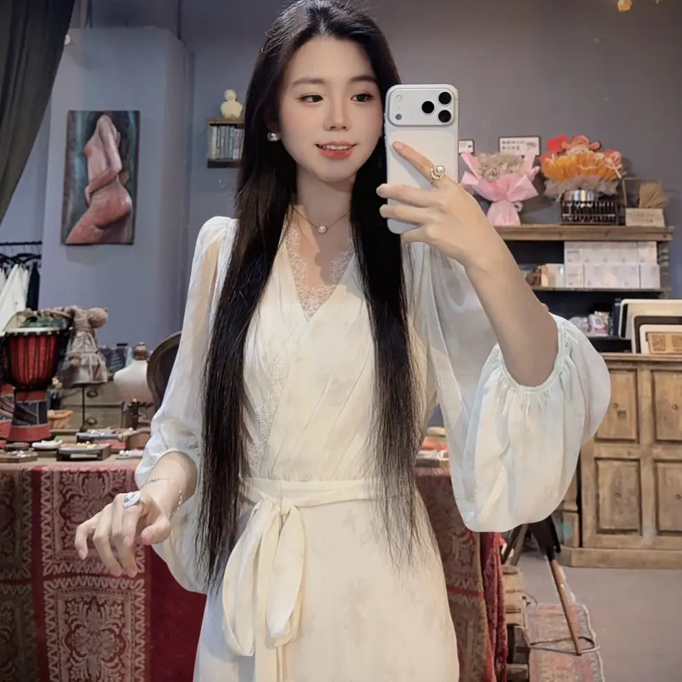 妍妍家法式蕾丝收腰印花连衣裙