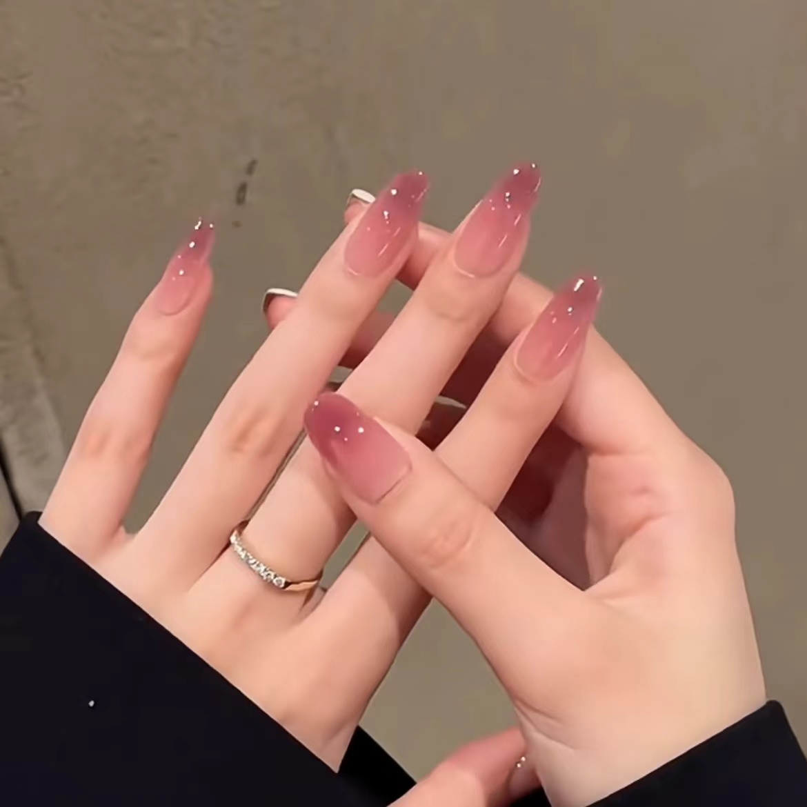 【冷水冰梅】长椭圆秋冬季纯欲新年渐变美甲贴片手穿戴甲简约指甲贴