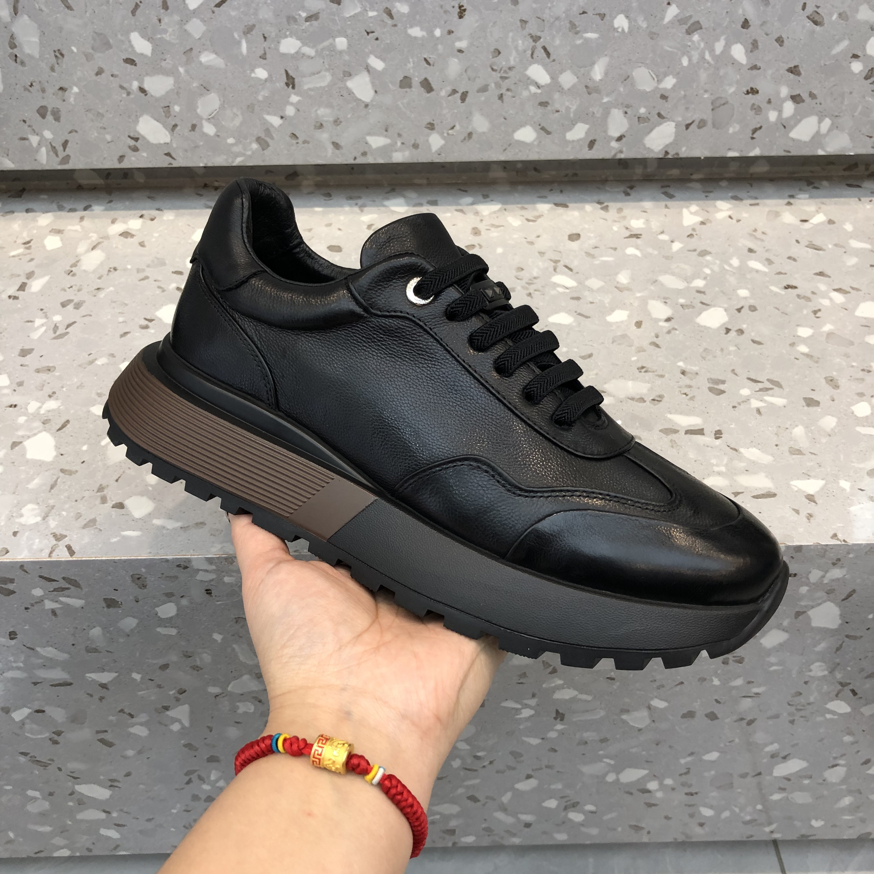 男款运动鞋秋冬新款厚底百搭鞋头层牛皮运动跑步黑色潮鞋运动皮鞋