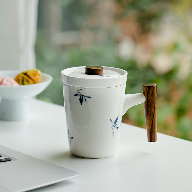 手绘蝴蝶兰花陶瓷茶杯家用茶水分离木柄泡茶办公室水杯过滤喝茶杯