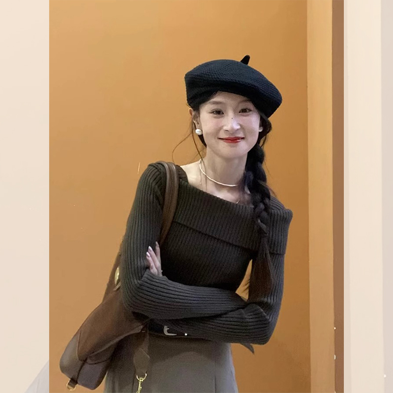 深秋初冬穿搭别致独特绝美两穿小上衣棕色一字肩毛衣针织打底衫女