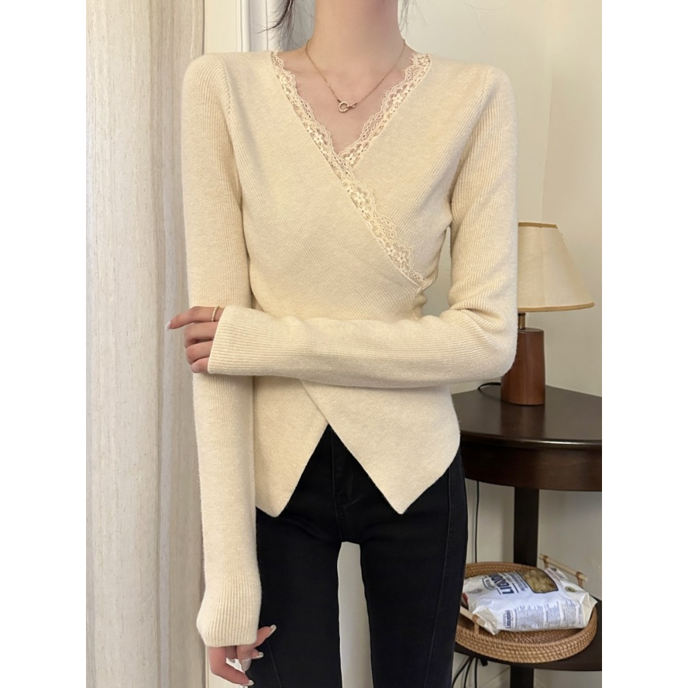 今年流行漂亮交叉针织打底衫女秋冬新款上衣蕾丝拼接v领内搭毛衣