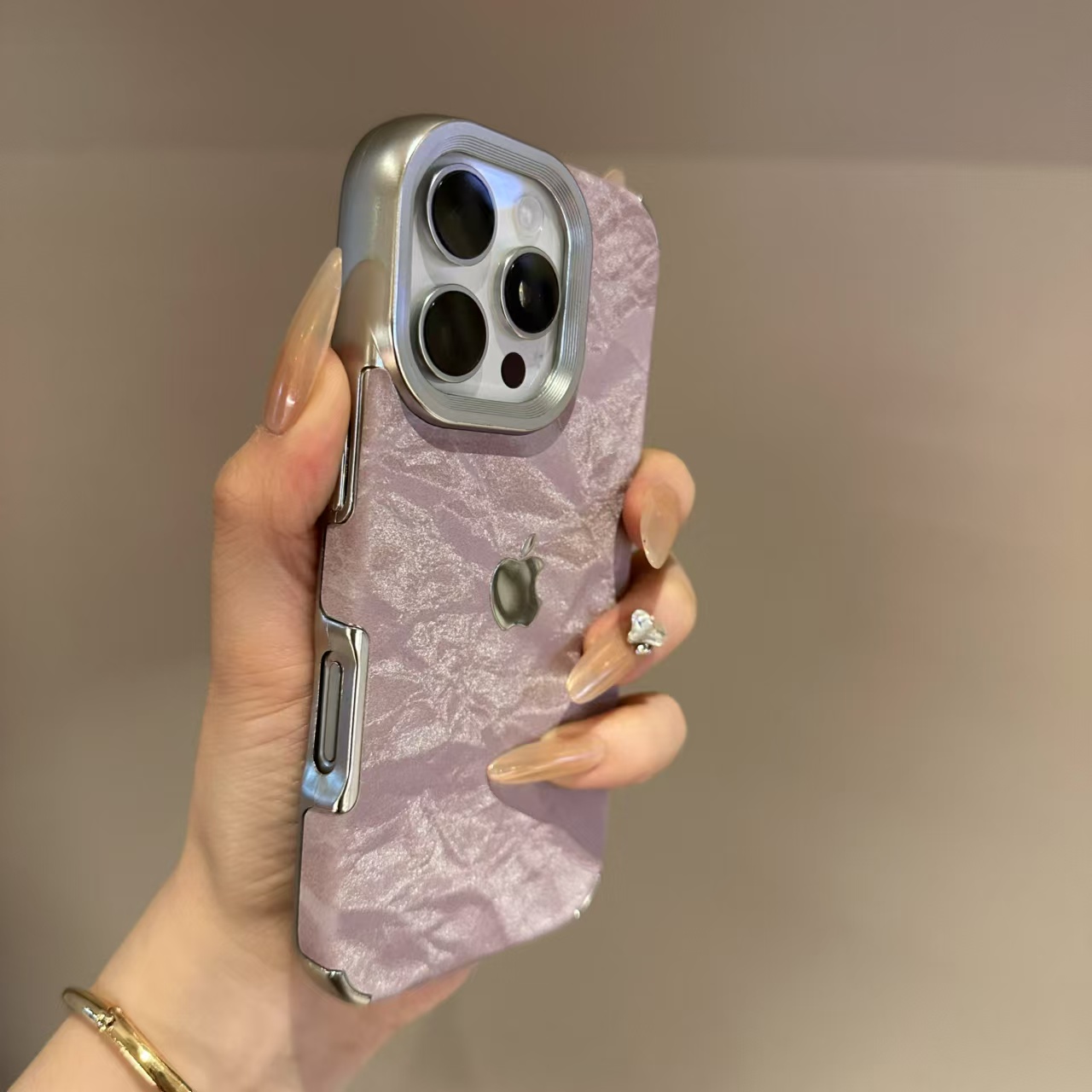 电镀绒布雪山纹适用iPhone17promax苹果15手机壳14高级感13创意12
