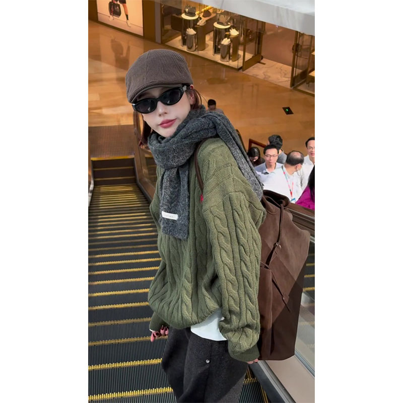 橄榄绿翻领粗针麻花针织毛衣女秋冬冬季宽松加厚慵懒风别致针织衫
