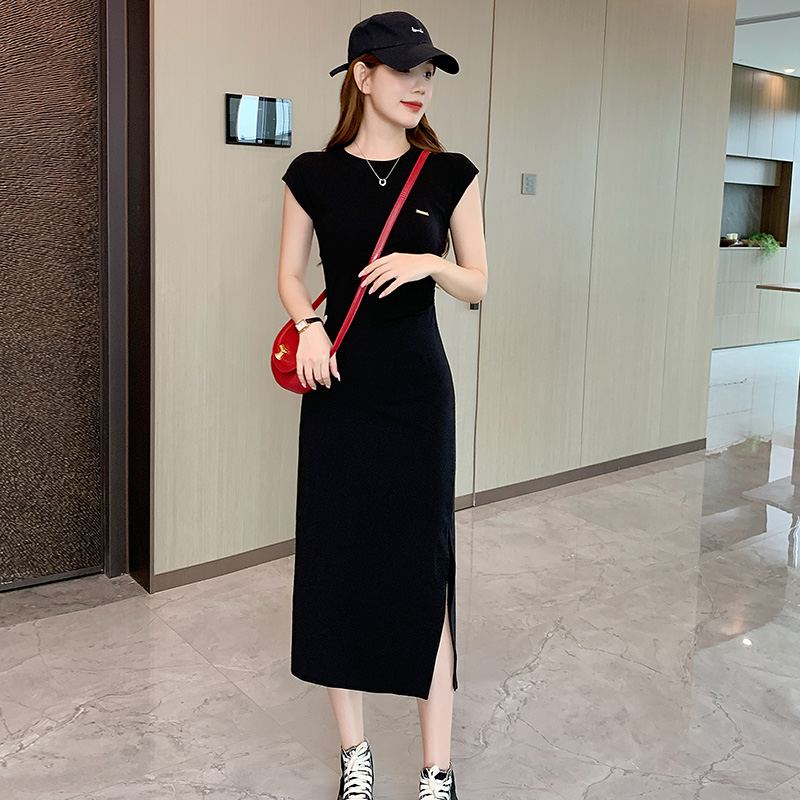 2025年夏季新款韩版大码气质休闲显瘦长款褶皱开叉短袖连衣裙女